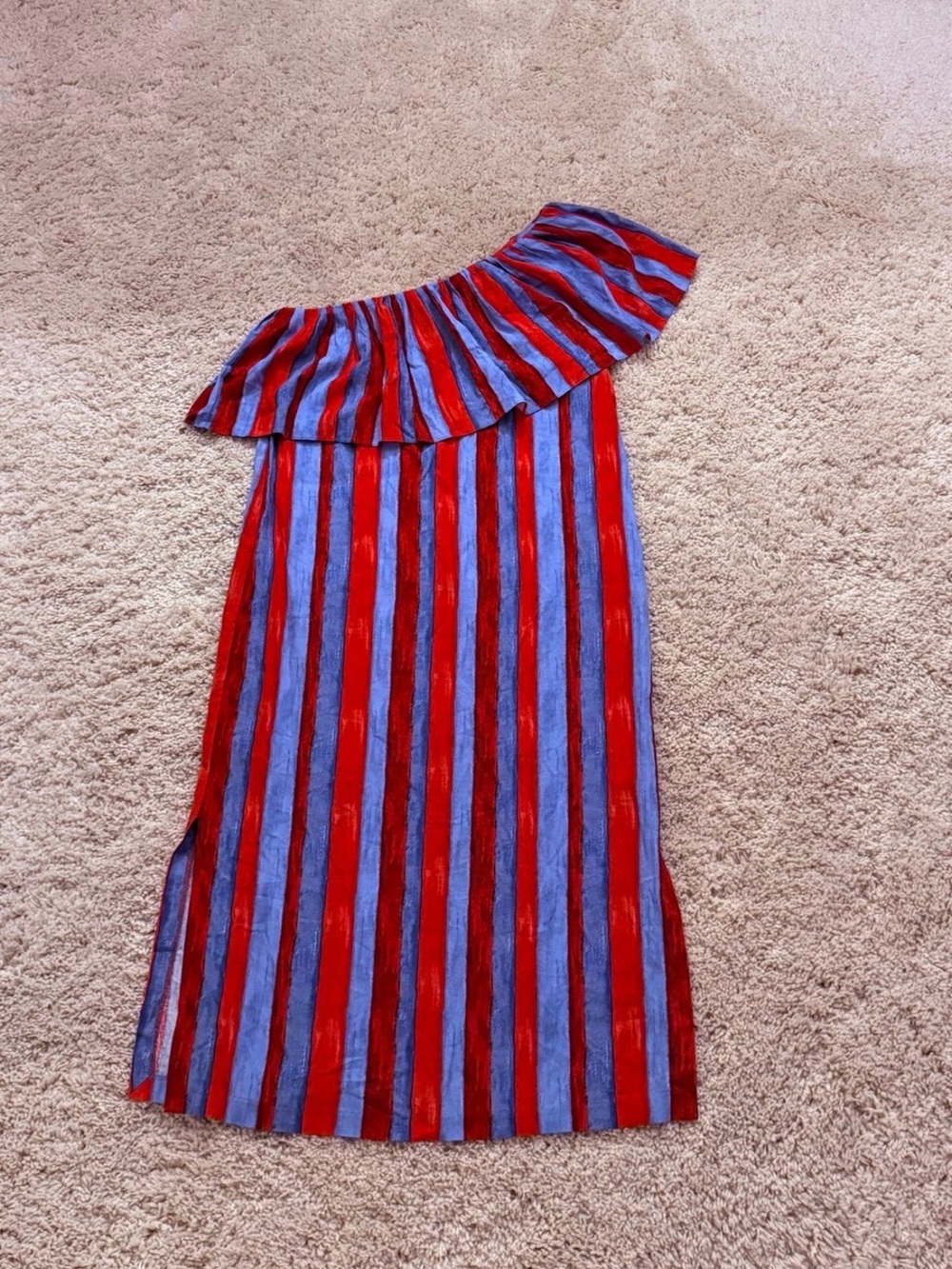 Tuckernuck blue Dress Pomander Place Large One shoulder Like New red
